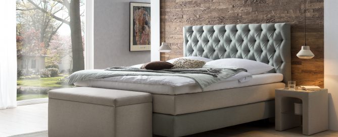 Boxspringbett mit Truhe und Nachtkonsole, Boxspringbetten für Hotels